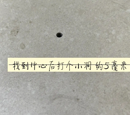 呼伦贝尔市瓷砖空鼓维修公司专业解答在瓷砖铺贴过程中，如果砂料搅拌不均匀，将会带来以下问题