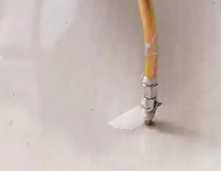 呼伦贝尔市瓷砖空鼓维修公司专业解答在瓷砖铺贴过程中，如果使用的砂料过粗（如全部使用了粗砂），可能会导致以下问题